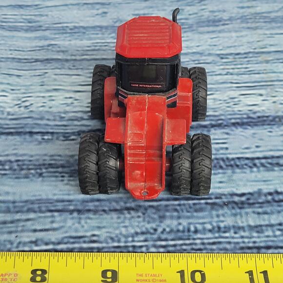 Ertl 1/64 scale Case IH 9250 die-cast/plastic 8 wheeler tractor red/black - Picture 8 of 9